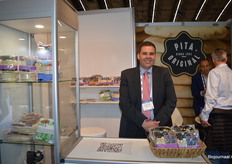 Ruud Salari vertelt dat er nog steeds een stijgende lijn zit in de vraag naar biologische pitabroodjes bij Pita-bakkerij Caïro. "We zijn vorig jaar bijvoorbeeld bij DM gestart in Duitsland." 